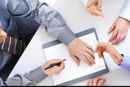 面对拒不还款的被告，如何应对？